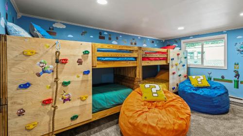 Village at Camelback House | Slopeside Escape by AvantStay Walk to Ski Lifts Arcade Games Shuffleboard