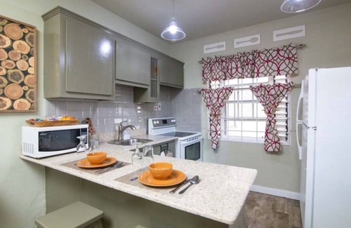 Havendale House | Smack in Da Middle of Everything! 1bdr Steal of a Deal!