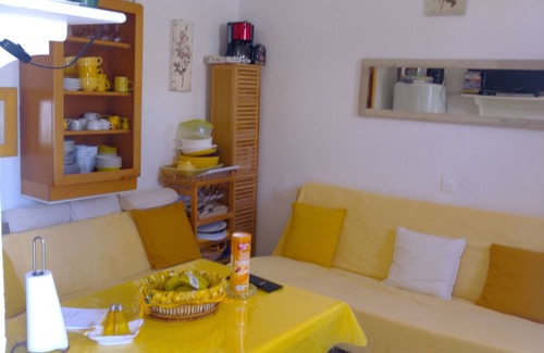 Cannes Old Town House | SMALL BEACH HOUSE - 3 CH (4) - 8 beds - right old port Cannes - PALAIS.