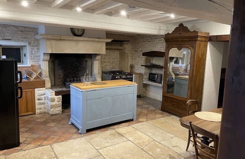 Cortevaix House | Small Burgundy stone house, private courtyard, close fromCluny, Taizé, Cormatin.