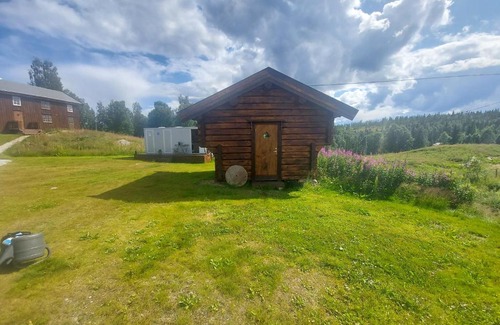 Hattfjelldal Ski Chalet | small camping cabbin with bathroom near by