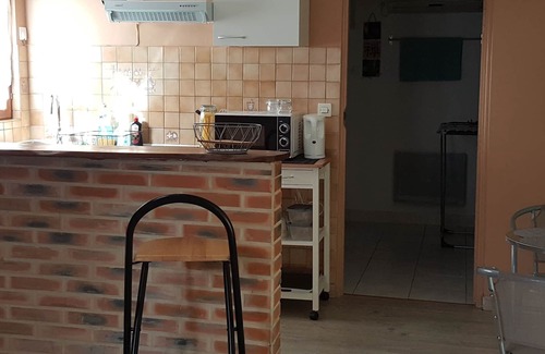 Dammarie Les Lys House | Small cottage in the Bois du Lys swimming pool Fontainebleau forest