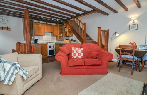 Fadmoor Cottage | SMALL COTTAGE, pet friendly, character holiday cottage in Fadmoor