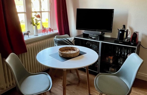 Eutin Apartment | Small country house pearl by the castle park and lake, in dreamlike nature!