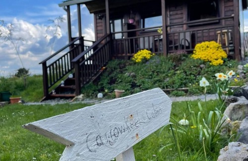Castlebaldwin Cabin | Small, cozy twin room cabin with en-suite