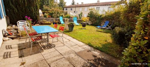 Uster District House | Small Double Room, bed 140x200cm, in very quiet and cosy house!