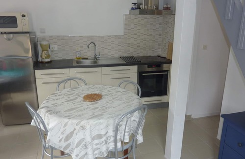 Kerlouet House | Small fisherman's cottage with enclosed garden 800 m from sandy beaches