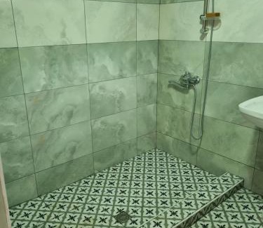 Salkhino House | Small House for Rent in Meore Balda