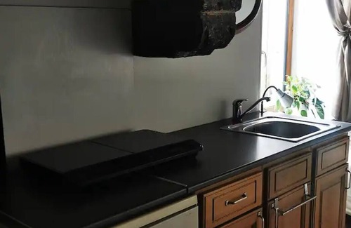 Les Ancizes-Comps Apartment | Small House