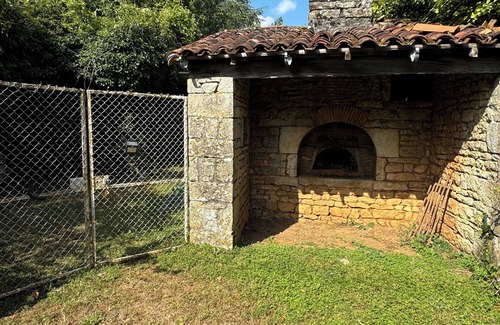 Nanteuil-en-Vallee House | Small house located 200 m from : Nanteuil en Vallée abbey.