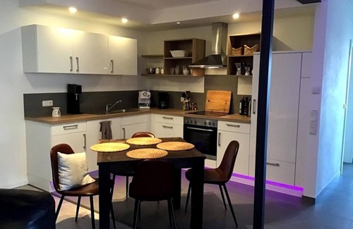 Muerlenbach Apartment | Small milk bar 6-bed vacation apartment Bathroom/WC wheelchair accessible. - Grindelborn Farm