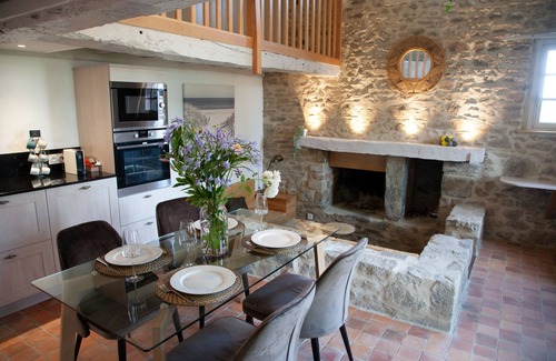 Coutances House | Small town house with swimming pool