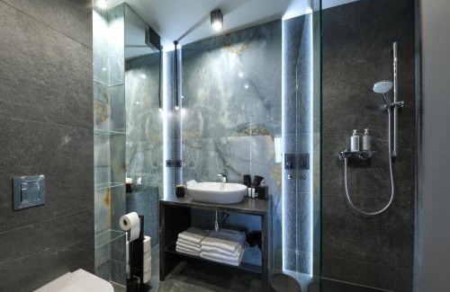 Srodmiescie Apartment | Small Venice Apartments