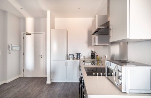 Crosby Apartment | Smart 2 Bed Apartment in Waterloo, Liverpool