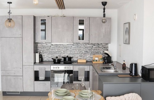 New Town Apartment | Smart Apartment/Free Parking/Netflix/Elevator
