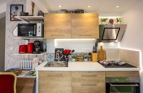 Le Hameau Apartment | Smart Casa a lovely love nest for a Paloise getaway - Free parking 24/24