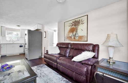 Lakeshore South House | Smart Saver Townhouse, Close 2 NAS Jax, Long-Term