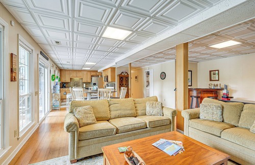 Gladehill Cottage | Smith Mountain Lake Cottage w/Dock + Fire Pit!