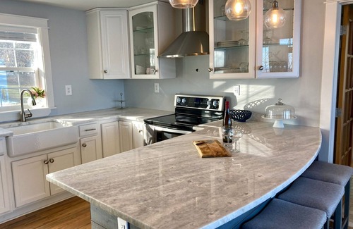 Town of Torrey House | Smith's Lake House, built 2021, enjoy spectacular sunrises, 4 bedroom 2 bathroom