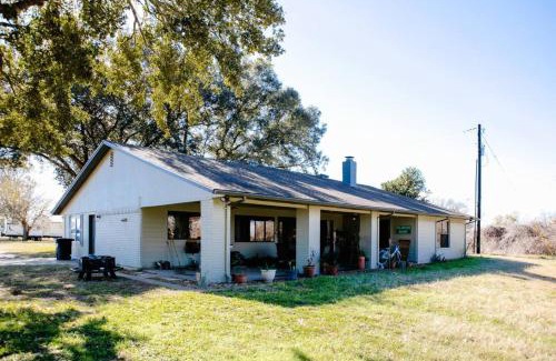 Smithville House | Smithville River Property Retreat