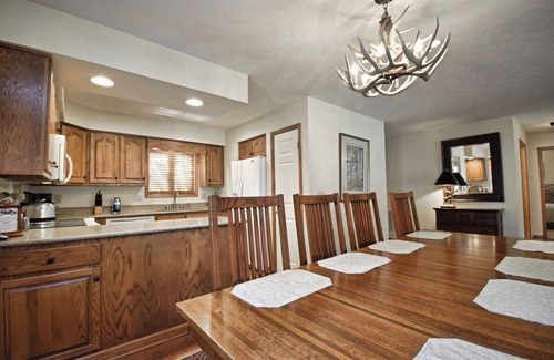 Blowing Rock Condo | Smokies 3 | Fireplace, Restaurant, Pool, Spa
