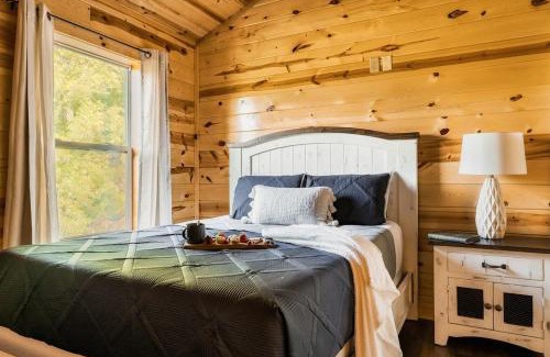 Gatlinburg - Pigeon Forge Ski Chalet | Smokies Sanctuary - Hot Tub on deck!Grill, Foosball, Firepit, Egg Chair
