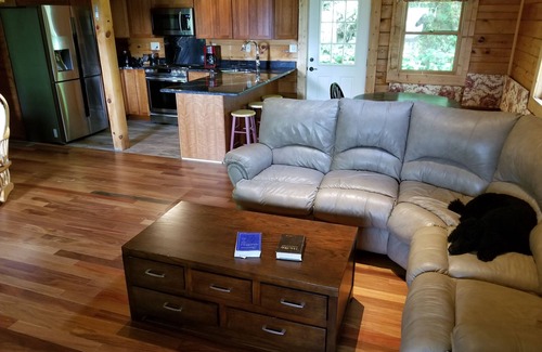 Bryson City Cabin | Smoky Mountain Depot ~ Great Secluded Cabin in a Gated Community