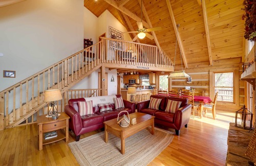 Deep Gap Cabin | Smoky Mountain Vacation Rental w/Large Deck!