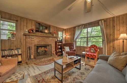 Otto House | Smoky Mtn Hideaway Screened Porch and Fire Pit