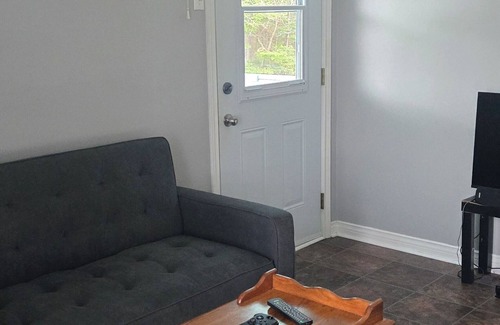 Anne's Land Apartment | Smuck Middle of Island in Quiet Country