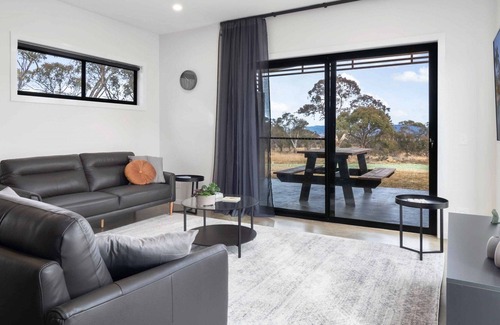 Hill Top Cabin | Snow Gums Retreat Eco Retreat
