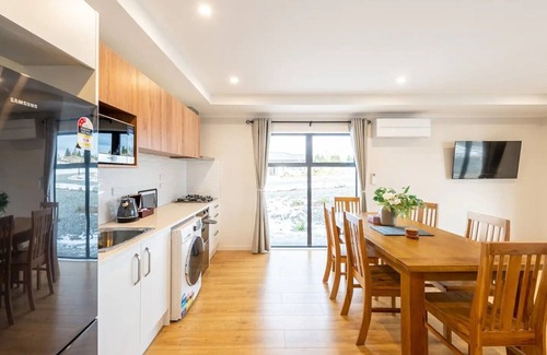 Lake Tekapo Apartment | Snow Pine 2 Bedroom Apartment