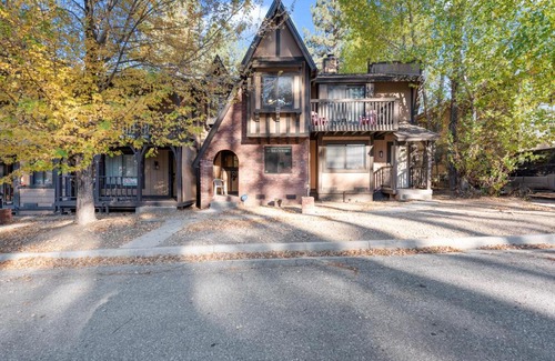 Summit Estates House | Snow Summit Getaway - Walk to Snow Summit Ski Resort