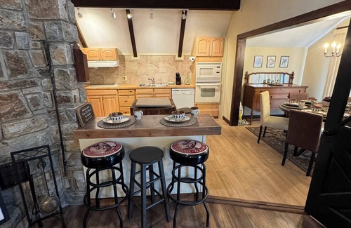 Charter Hills Ski Chalet | Snow & Sun Chalet w/transferable club membership