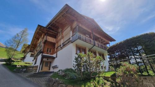 Lauenen Bed & Breakfast | Snow+Surf B&B