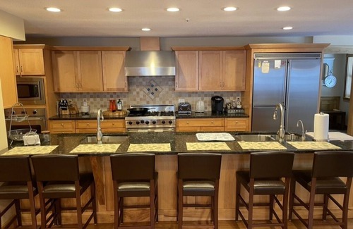 Killington House | Snowberry Hill, 5 bedroom, Private Luxury Ski Home on Killington Mtn, sleeps 12