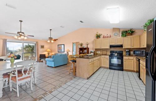 East End House | Snowbird-Private Pool, pet friendly, Golf cart friendly