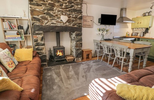 Gallt Y Foel Cottage | SNOWDON VIEW, pet friendly, character holiday cottage in Llanberis