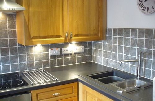 Llanuwchllyn Cottage | Snowdonia cottage, parking,woodburner,pets welcome, restaurant-pub next door !