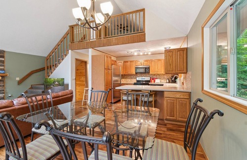 Bellaire Ski Chalet | Snowed Inn - Schuss Mtn Chalet