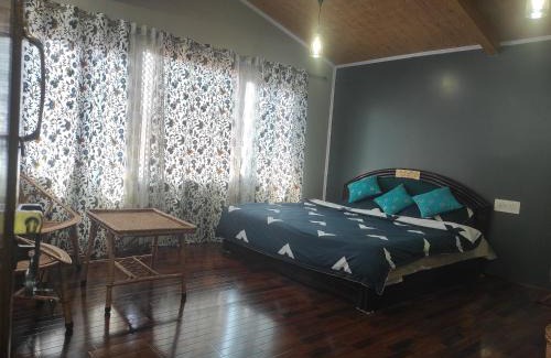 Dal Lake Boat Rental | SnowGoose Group of Houseboats