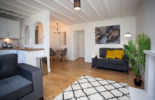 Beaconsfield Apartment | Snug apartment in the heart of Beaconsfield Old Town