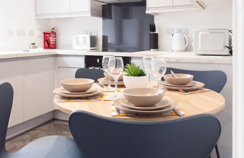 Tillicoultry House | Snug Modern Home in Tillicoultry