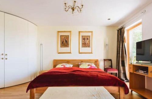 Herrsching am Ammersee Apartment | Snug Stays 3 - Traumhafter Seeblick, 2 Zi Apartment, Garten & Terrasse