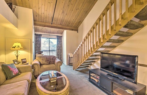 Wintergreen Apartment | Snug Wintergreen Resort Studio Ski In and Out!