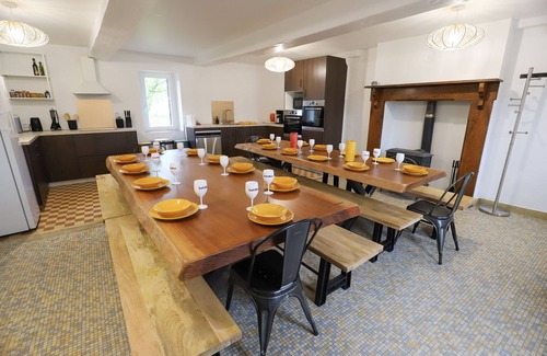 Lenax Villa | So Villa Chez Pommet (03) - Heated swimming pool - Basketball - Sauna 2h Lyon - 30p.