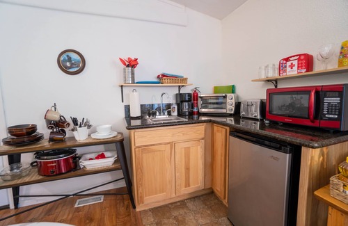 Chiloquin House | Soaring Eagle · Soaring Eagle on Fort Creek-CraterLake Bungalows