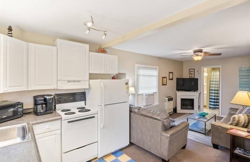 Sodus Point Cottage | Sodus Bay View Bungalow