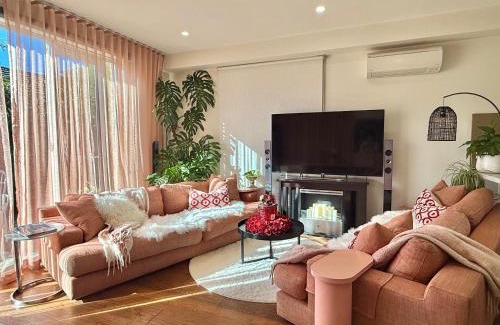 Camberwell House | Soft Modern Glamour in the Heart of Camberwell