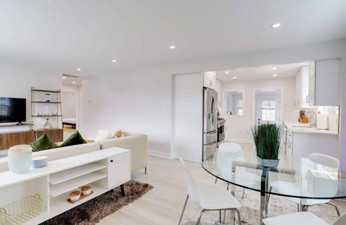 Seminary Hill House | Sojourn on Duke NEW 3 BR in Alexandria
